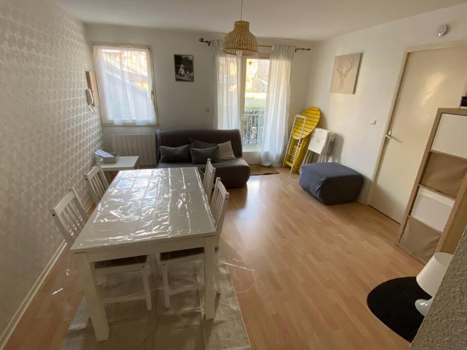Jusqu'a 4 Personnes Appartement *